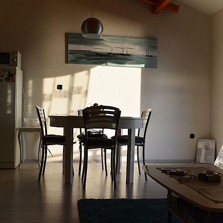 Cosy Sunset Apartment Omiš Esterno foto